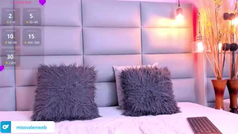 Snapshot of miss_valen_ chatting on 15, 9, 2025 valentina online show from 15, 9, 2025