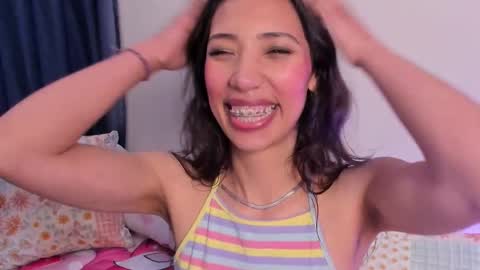 Snapshot of miss_veronica2 chatting on 12, 11, 2025 Miss Veronica online show from 12, 11, 2025