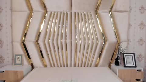 Snapshot of miss_veronicaa chatting on 12, 12, 2024 Veronica summer 7AM to 1500 PM hour GMT-5 online show from 12, 12, 2024