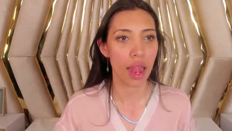 Snapshot of miss_veronicaa chatting on 2, 1, 2025 Veronica summer 7AM to 1500 PM hour GMT-5 online show from 2, 1, 2025