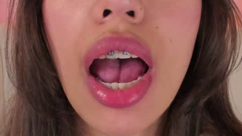 Snapshot of miss_veronicaa chatting on 14, 1, 2025 Veronica summer 7AM to 1500 PM hour GMT-5 online show from 14, 1, 2025