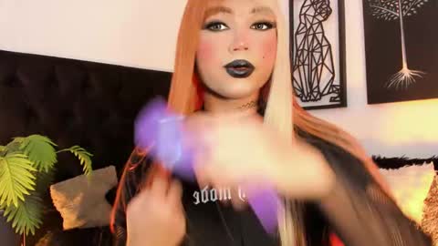 Snapshot of miss_zz chatting on 16, 9, 2025 miss_zz online show from 16, 9, 2025