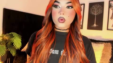 Snapshot of miss_zz chatting on 5, 10, 2025 miss_zz online show from 5, 10, 2025