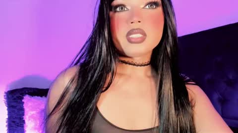 Snapshot of miss_zz chatting on 4, 11, 2025 miss_zz online show from 4, 11, 2025