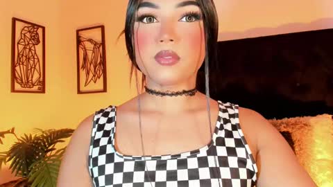 Snapshot of miss_zz chatting on 23, 11, 2025 miss_zz online show from 23, 11, 2025