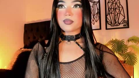 Snapshot of miss_zz chatting on 24, 11, 2025 miss_zz online show from 24, 11, 2025