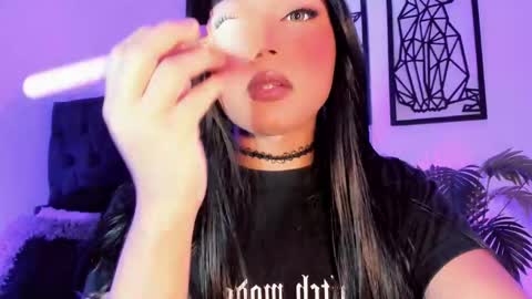 Snapshot of miss_zz chatting on 27, 11, 2025 miss_zz online show from 27, 11, 2025