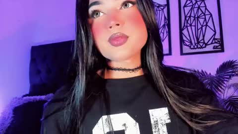 Snapshot of miss_zz chatting on 1, 12, 2025 miss_zz online show from 1, 12, 2025