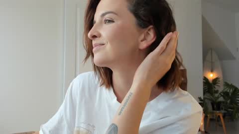 Alexandra Thorn online show from 1, 3, 2026