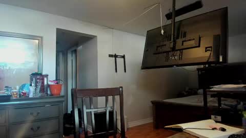 missandsircum online show from 4, 3, 2025