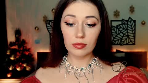 The divine Beverly online show from 25, 12, 2024