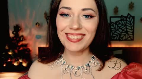 The divine Beverly online show from 25, 12, 2024