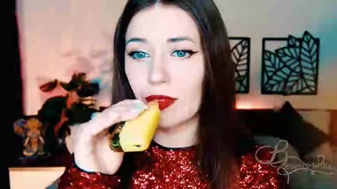 The divine Beverly online show from 2, 3, 2025