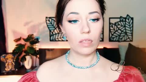 The divine Beverly online show from 5, 3, 2025