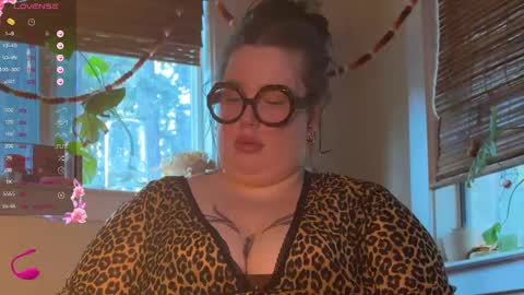 Miss Bika online show from 2, 1, 2025