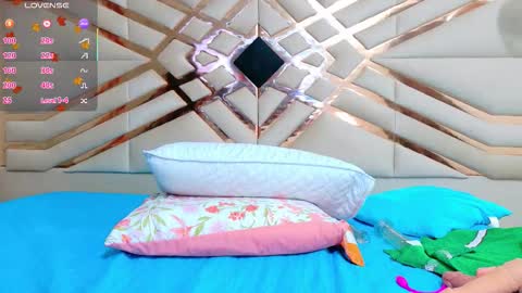 Miss Evelyn  online show from 23, 10, 2025