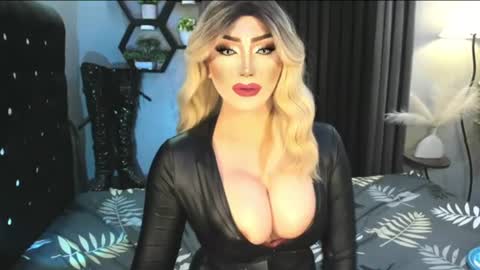 Snapshot of misschannel4sub chatting on 11, 7, 2026 PRIESTESS CHANNEL online show from 11, 7, 2026