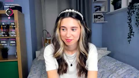 Snapshot of misschaotic_ chatting on 25, 9, 2025 Shelley online show from 25, 9, 2025