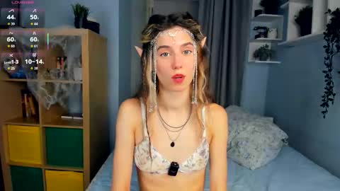 Snapshot of misschaotic_ chatting on 1, 11, 2025 Shelley online show from 1, 11, 2025