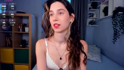 Snapshot of misschaotic_ chatting on 1, 12, 2025 Shelley online show from 1, 12, 2025