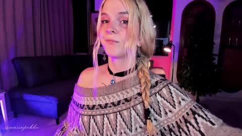 Snapshot of misschloe__ chatting on 17, 12, 2024 Chloe freelance model Please your thumbs up are important online show from 17, 12, 2024