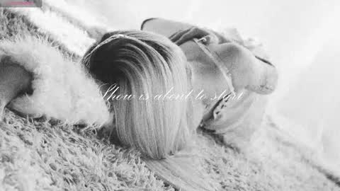 Snapshot of misschloe__ chatting on 13, 11, 2025 Chloe freelance model Please your thumbs up are important online show from 13, 11, 2025