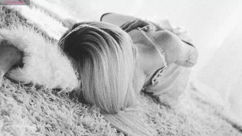 Snapshot of misschloe__ chatting on 29, 11, 2025 Chloe freelance model Please your thumbs up are important online show from 29, 11, 2025