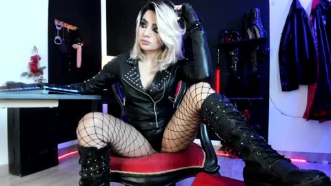 Snapshot of missdarklady chatting on 17, 12, 2024 Missdarklady online show from 17, 12, 2024