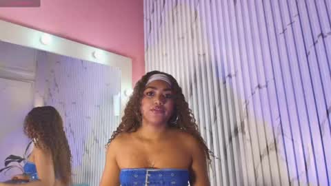 Snapshot of missdionne__curly chatting on 29, 9, 2025 DIONNE online show from 29, 9, 2025