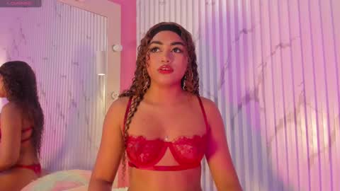 Snapshot of missdionne__curly chatting on 17, 10, 2025 DIONNE online show from 17, 10, 2025