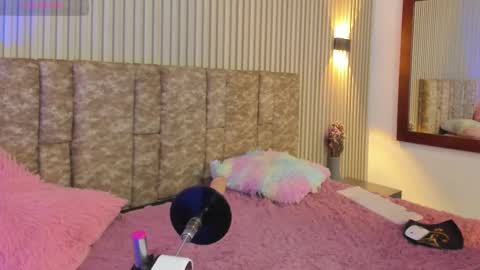 Snapshot of missdionne__curly chatting on 24, 11, 2025 DIONNE online show from 24, 11, 2025