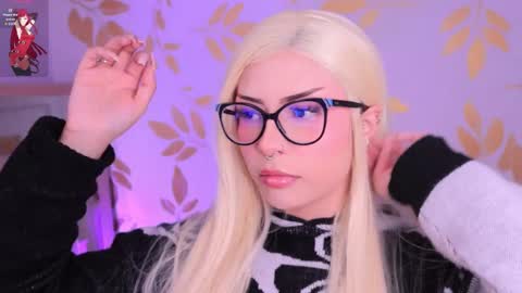 Snapshot of misselektra__ chatting on 2, 12, 2025 ELEKTRA online show from 2, 12, 2025