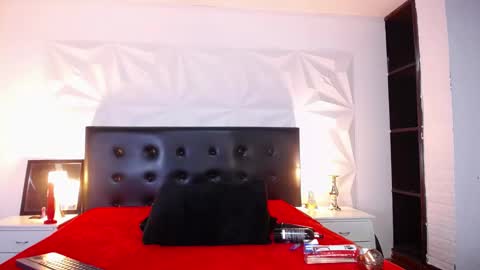 Snapshot of missellien chatting on 28, 1, 2025 Angela online show from 28, 1, 2025