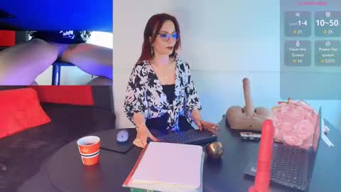 Snapshot of missellien chatting on 13, 9, 2025 Angela online show from 13, 9, 2025