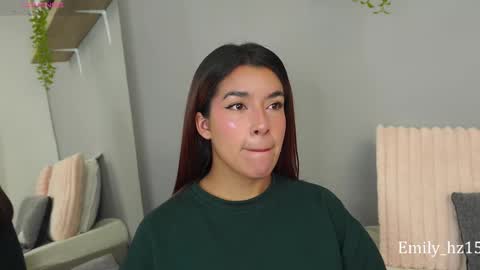Snapshot of missemily_11 chatting on 9, 10, 2025 Yuliana online show from 9, 10, 2025