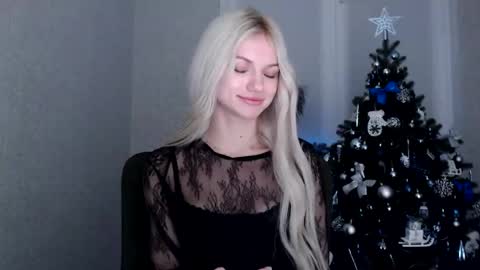 Snapshot of missemma1111 chatting on 16, 1, 2025 EMMA online show from 16, 1, 2025