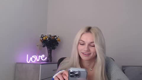 Snapshot of missemma1111 chatting on 3, 3, 2025 EMMA online show from 3, 3, 2025