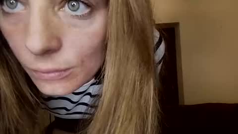 Snapshot of missfireplay chatting on 15, 4, 2026 missfireplay online show from 15, 4, 2026