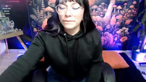 Snapshot of missfungi chatting on 4, 11, 2025 Luna online show from 4, 11, 2025