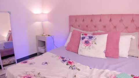 Snapshot of misshiller_gh chatting on 8, 10, 2025 Melany Hiller online show from 8, 10, 2025