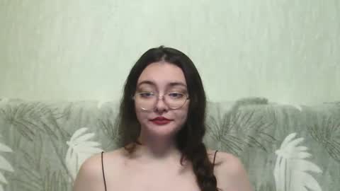 Snapshot of missis_mona chatting on 8, 12, 2024 missis mona online show from 8, 12, 2024