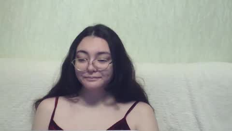 Snapshot of missis_mona chatting on 18, 12, 2024 missis mona online show from 18, 12, 2024