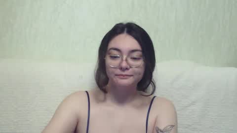 Snapshot of missis_mona chatting on 23, 12, 2024 missis mona online show from 23, 12, 2024