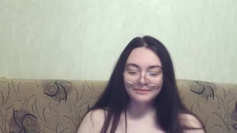 Snapshot of missis_mona chatting on 14, 12, 2025 missis mona online show from 14, 12, 2025