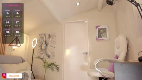 Snapshot of missketzaly chatting on 30, 10, 2025 Ania online show from 30, 10, 2025