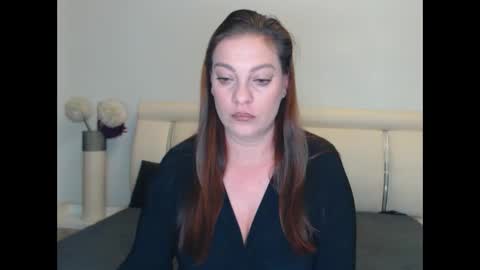 Khloe online show from 21, 12, 2025