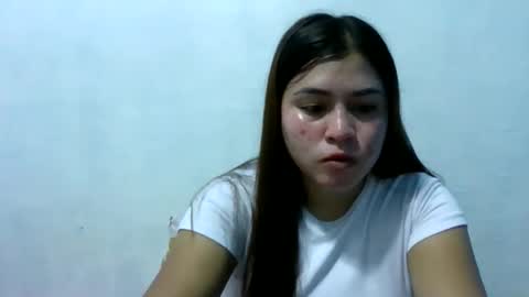 Snapshot of misskitty2xxx chatting on 24, 11, 2025 Merry online show from 24, 11, 2025