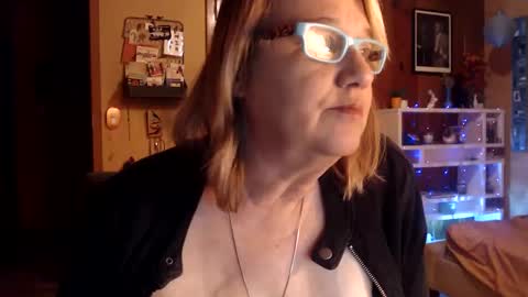 MissKittyFox online show from 6, 12, 2024