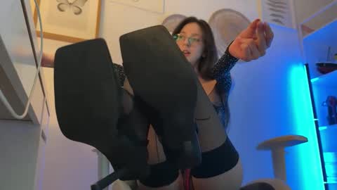 misslalii online show from 6, 3, 2026