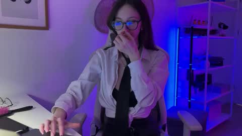 misslalii online show from 28, 3, 2026